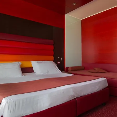 Cesare Augustus מלון 4*